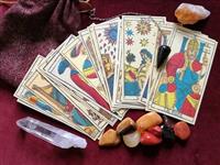 Điểm khác nhau giữa bài tây và tarot khi bói bài hàng ngày tử vi xyz