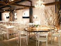 Những lầm tưởng trong cách quảng cáo nhà hàng tiệc cưới 