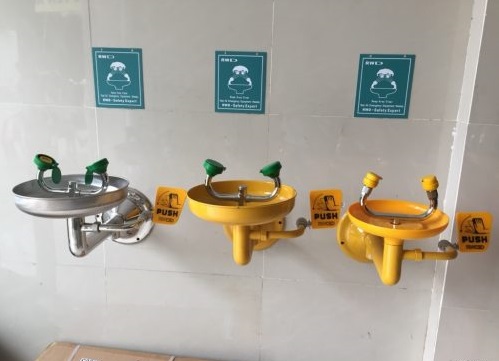 Bồn rửa mắt khẩn cấp treo tường